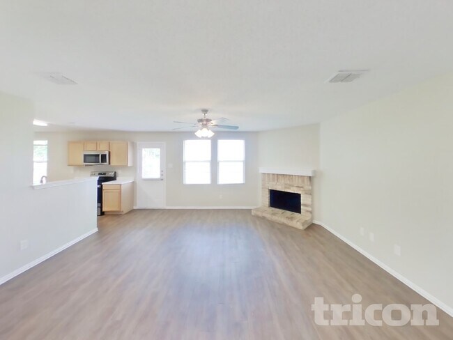 Building Photo - 105 Phlox Ln