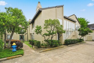 Building Photo - 1116 Bering Dr