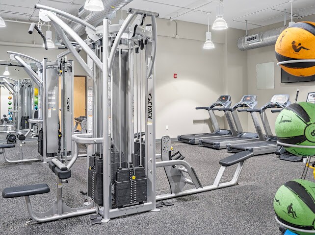 Foto del edificio - 300 S Duval St