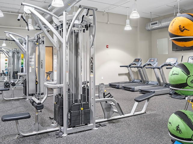 Building Photo - 300 S Duval St