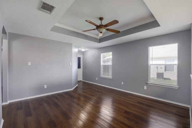 Building Photo - 5616 Brougham Way