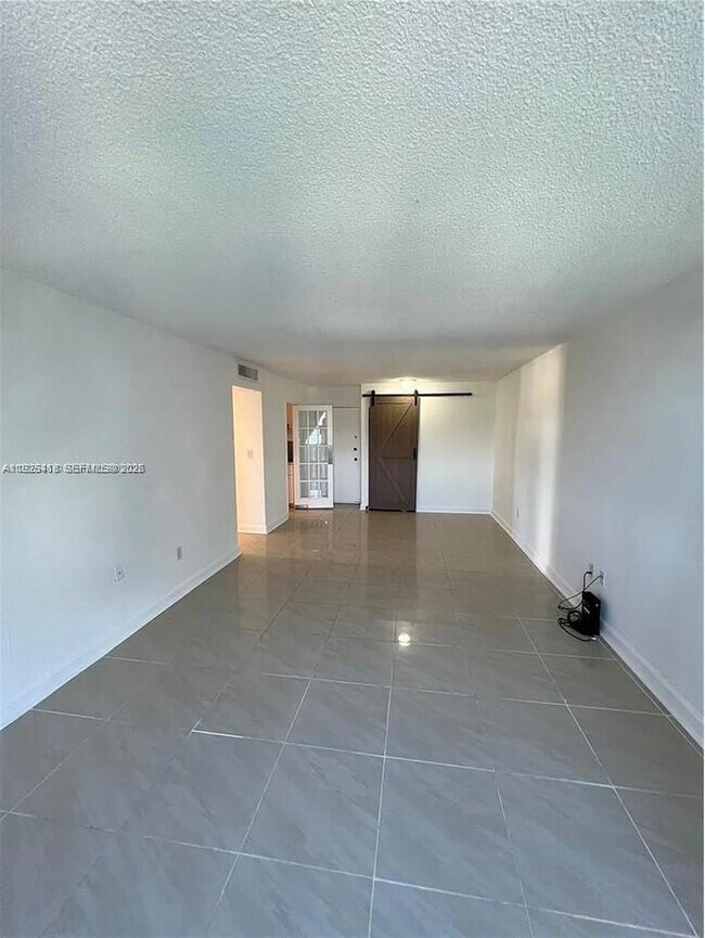 Foto del edificio - 145 SE 25th Rd