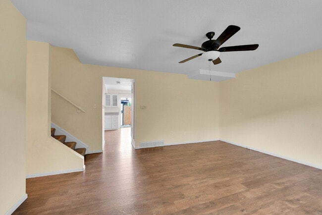 Building Photo - $2,895.00 - 4 Bedrooms, 2.5 Bathroom, Cond...