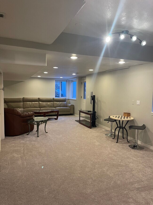 Foto del edificio - 3376 White Oak Ln