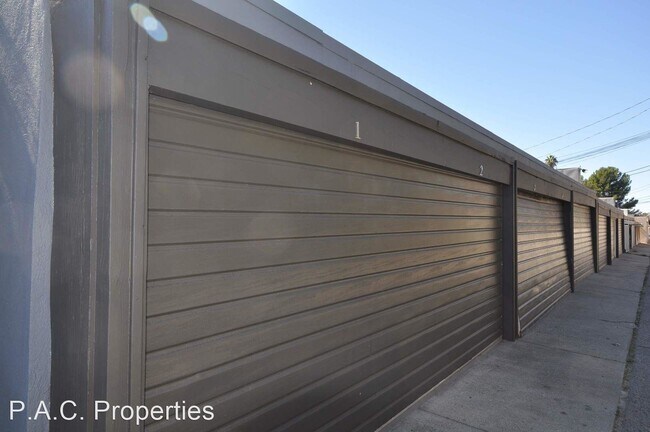 Building Photo - 1 br, 1 bath Apartment - 12807-13 Burbank ...