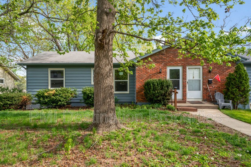 8512 W 78th Terrace, Overland Park, KS 66204 House Rental in Overland