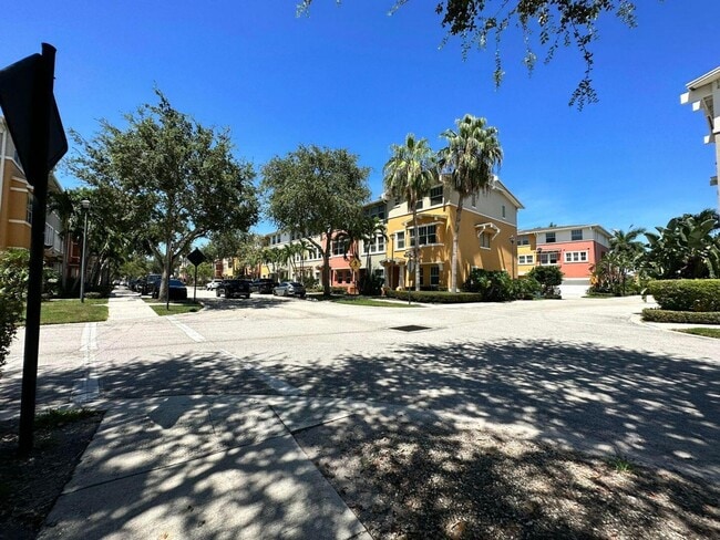 Building Photo - 750 Millbrae Ct