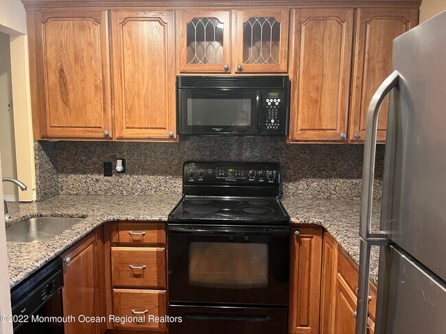 Building Photo - 15D Andover Ct