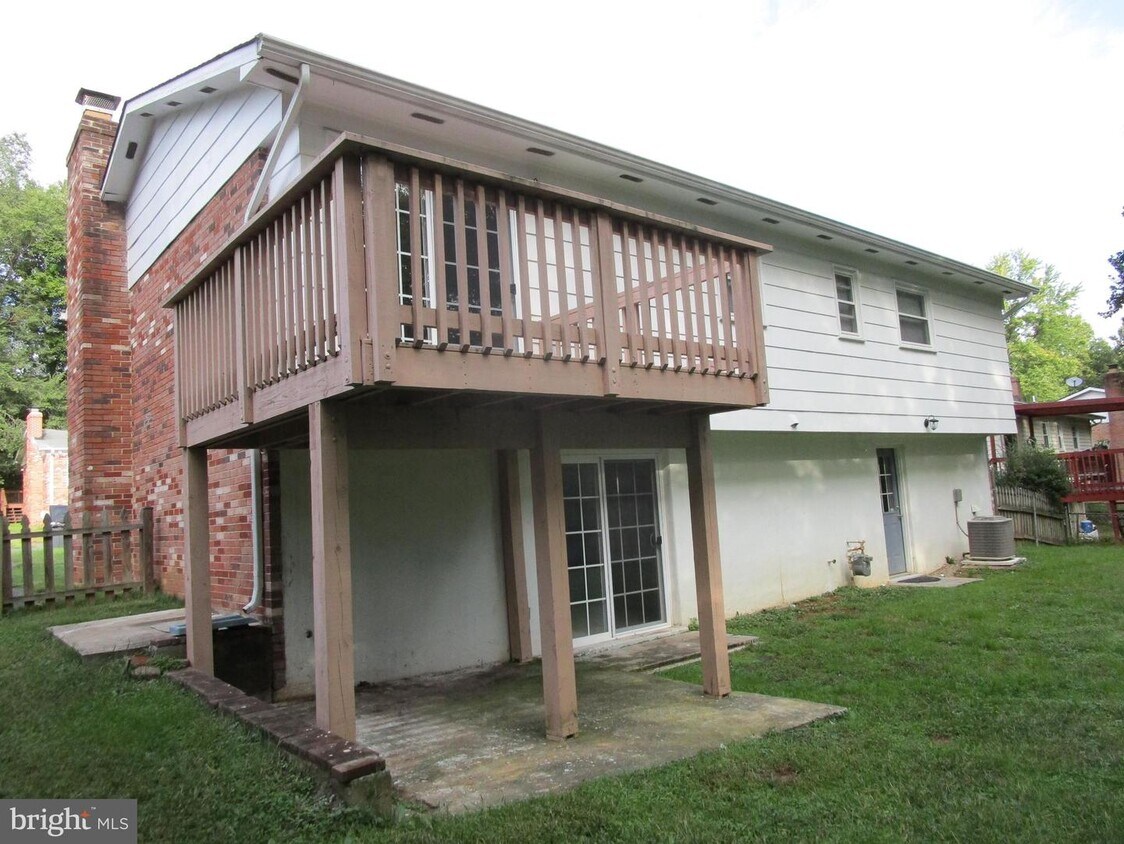 13815 Gilbert Rd, Woodbridge, VA 22193 House Rental in Woodbridge, VA