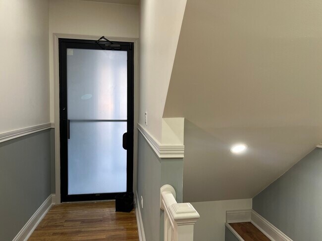 Foto del edificio - 1446 W Irving Park Rd