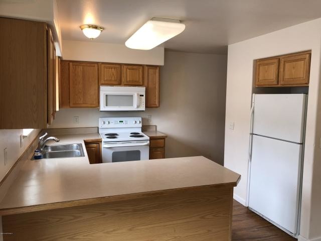 Building Photo - 7045 Gold Kings Avenue
