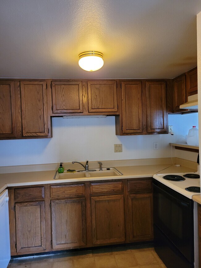 Foto del edificio - 759 W 24th St