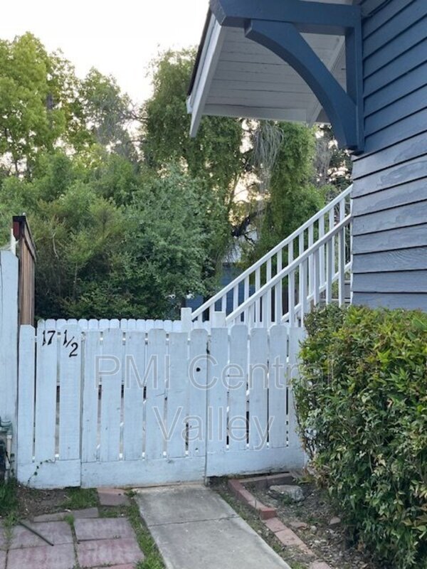 17 S Hutchins St, Lodi, CA 95240 House Rental in Lodi, CA