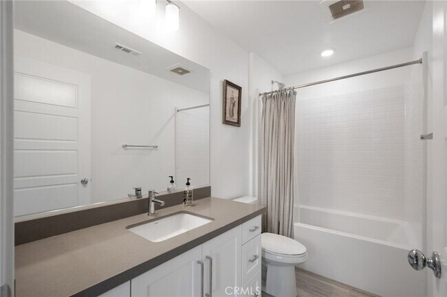 Foto del edificio - 279 Dockside Ln