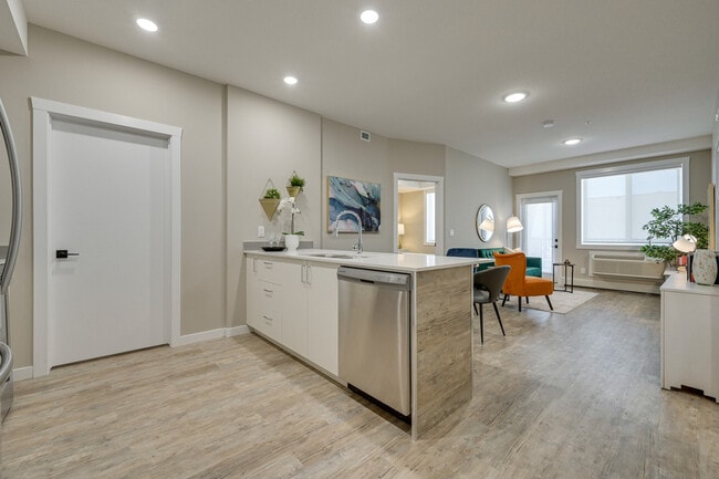 Building Photo - Emerald Hills Landing