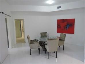 Foto del edificio - 4000 W Island Blvd