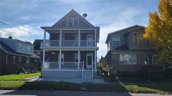 Building Photo - 2019 Walnut Ave