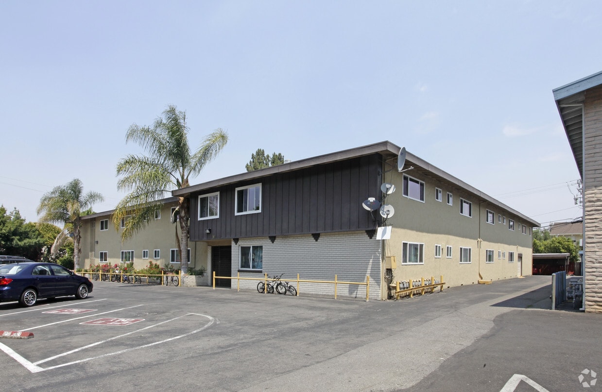 Primary Photo - 2060 California St