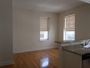 Building Photo - 1334 Walnut St