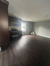 Building Photo - 41 Chapman Pl