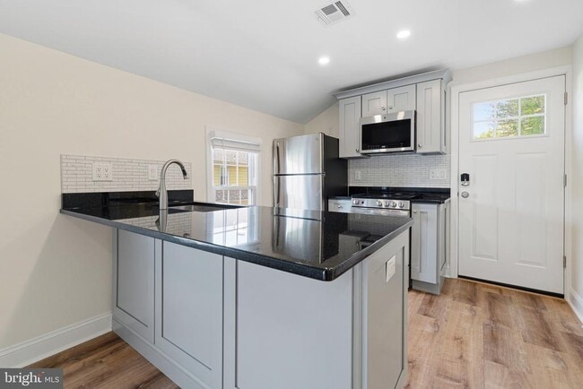 Building Photo - 103 Krewson Terrace