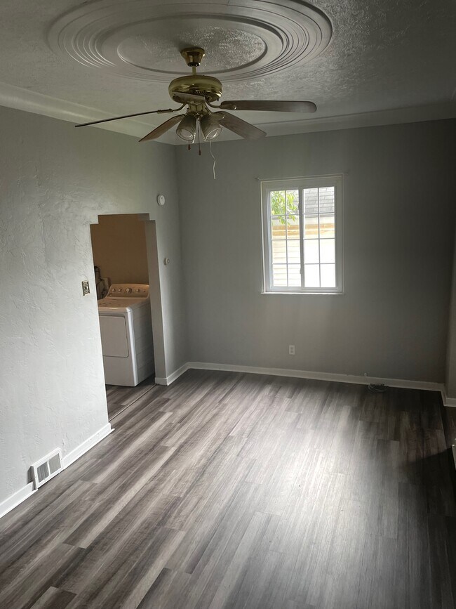 Foto del edificio - 746 Church St Ext