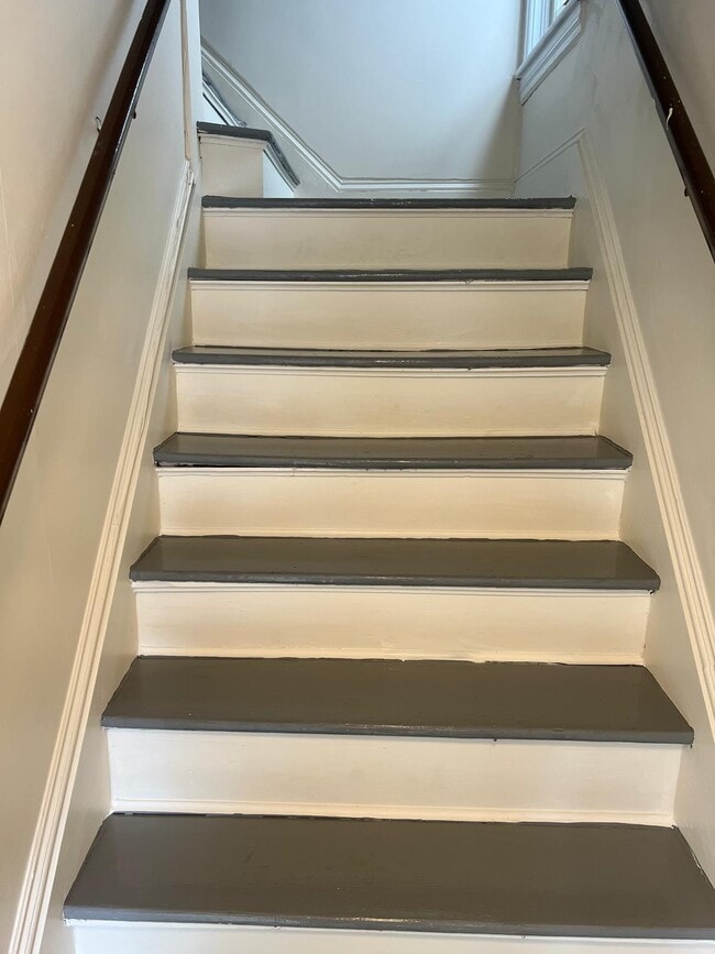 Building Photo - 442 Cedar St