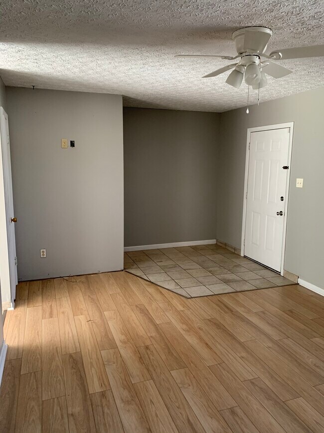 Building Photo - 177 Zanza Ln