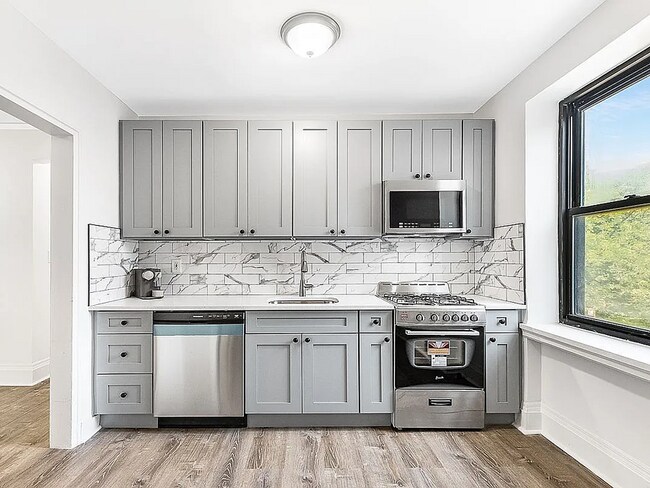 Foto del edificio - 21-39-39 78th St