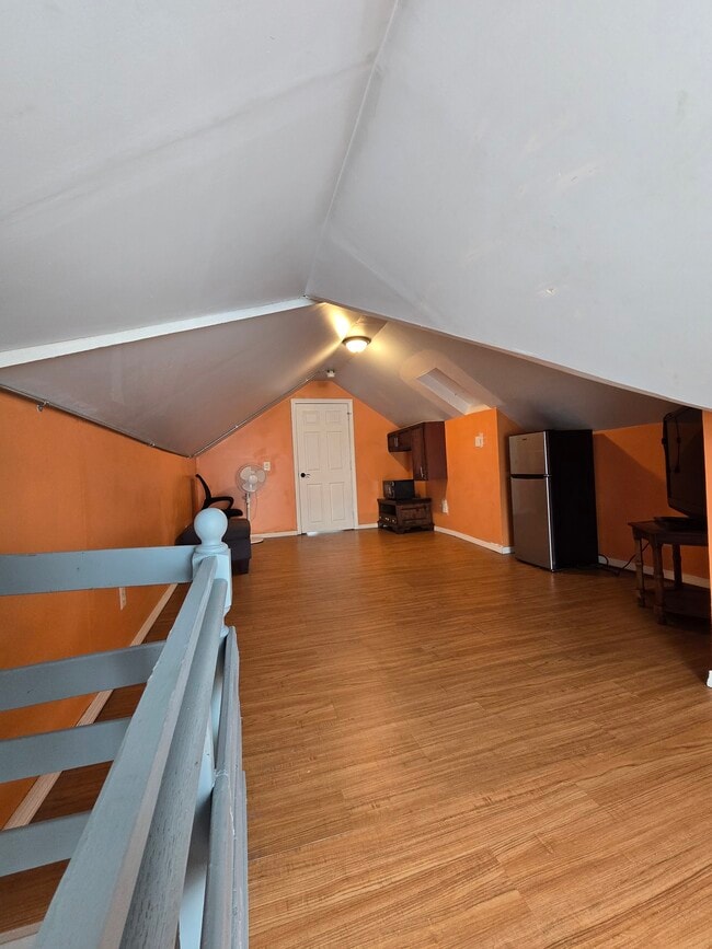 Building Photo - 360 Academy Ave