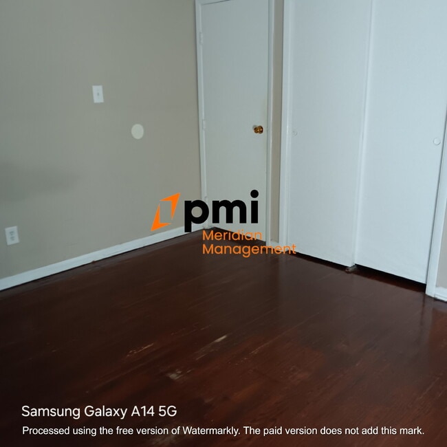 Building Photo - Headline Cozy 2-Bedroom Duplex in the Heart of Indianapolis - Ideal Rental Opportunity!