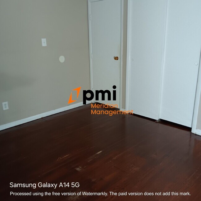 Foto del edificio - Headline Cozy 2-Bedroom Duplex in the Heart of Indianapolis - Ideal Rental Opportunity!