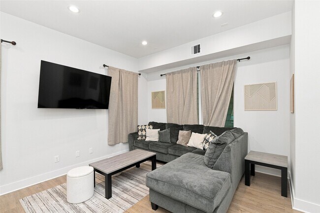 Foto del edificio - 835E Dorchester St