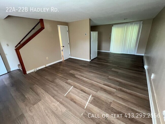 Foto del edificio - 22A-22B Hadley Rd.-