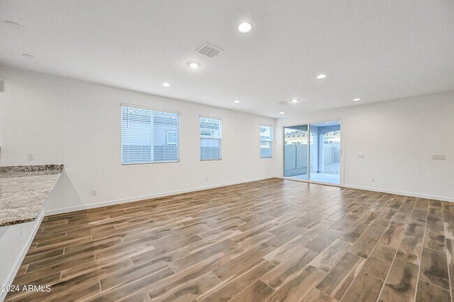 Foto del edificio - 7574 W Jackrabbit Ln