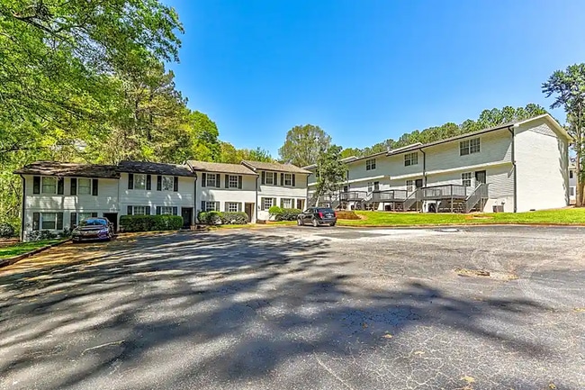 Foto del edificio - 3501 Creekview Pl