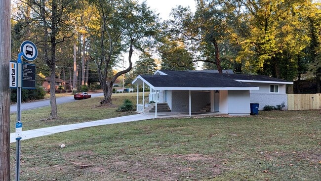 Building Photo - 2764 Plantation Dr