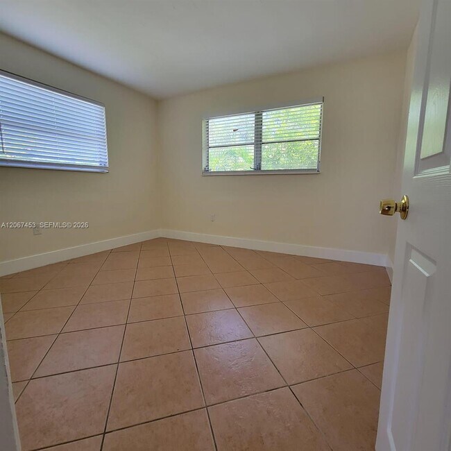Foto del edificio - 2211 NW 64th Ave