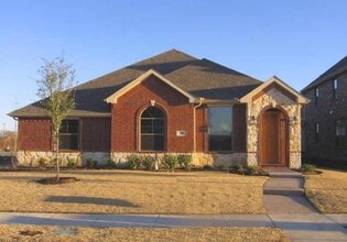 Building Photo - 922 Meadow Flower Ln