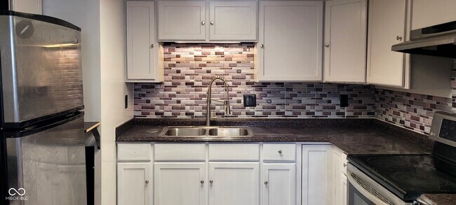 Building Photo - 10169 Penrith Dr