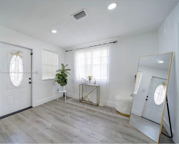 Foto del edificio - 3320 SW 23rd St