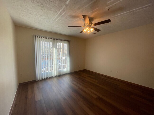 Building Photo - 2 bed/2 bath condo near Medical Center - A...