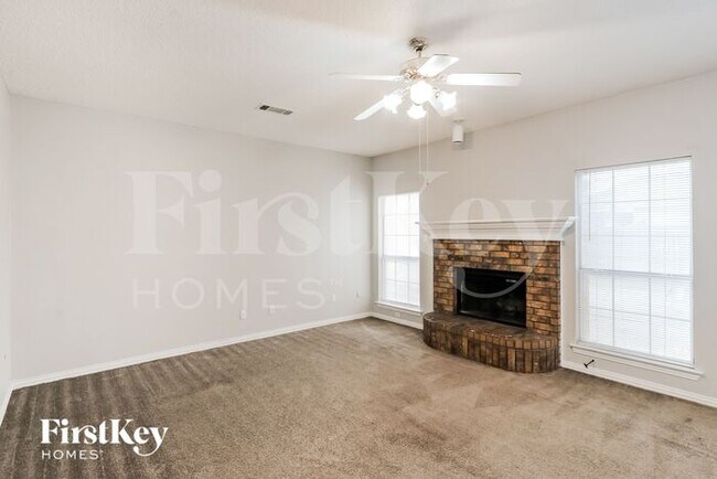 Foto del edificio - 1509 Dreama Dr