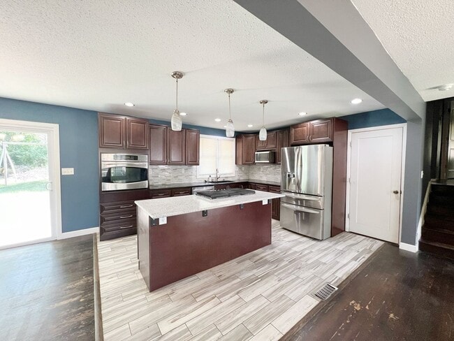 Building Photo - COMING SOON: Charming 3-Bedroom Home with Modern Kitchen & Spacious Backyard!