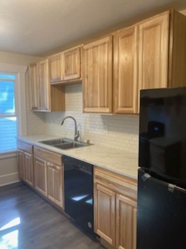 Foto del edificio - 717 N Forest St