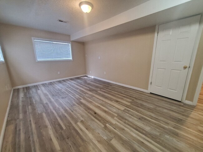Building Photo - 2619 12875 S