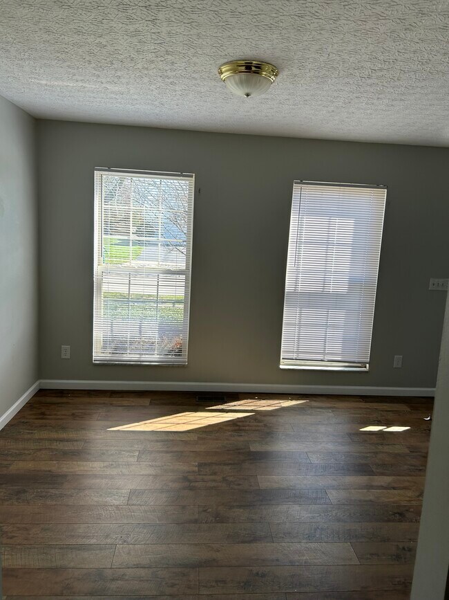 Building Photo - 1519 Autumn Dr