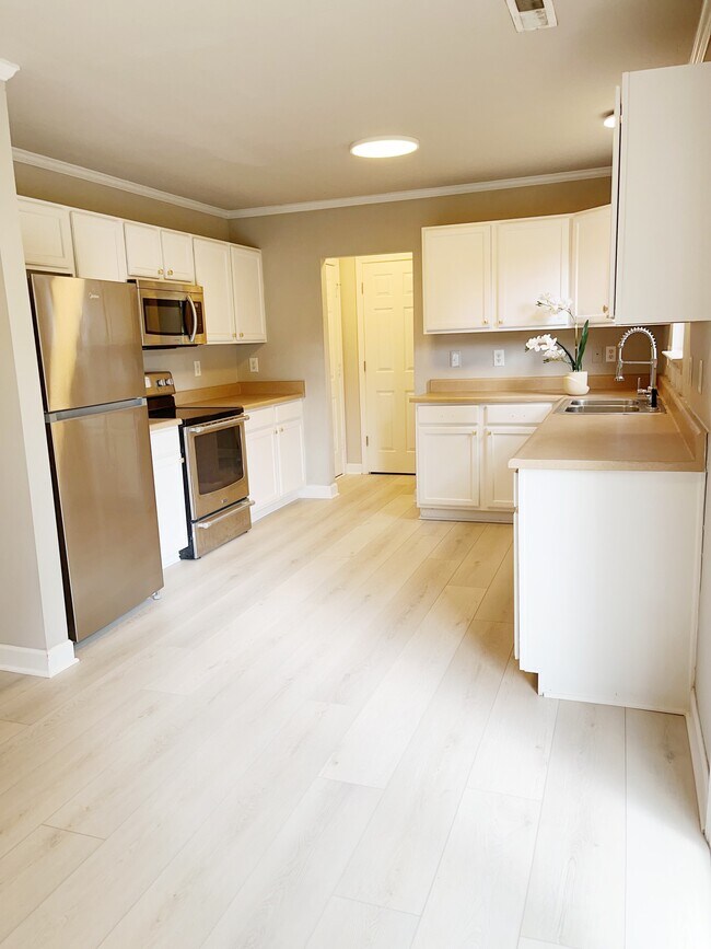 Foto del edificio - 129 Baker Springs Ln