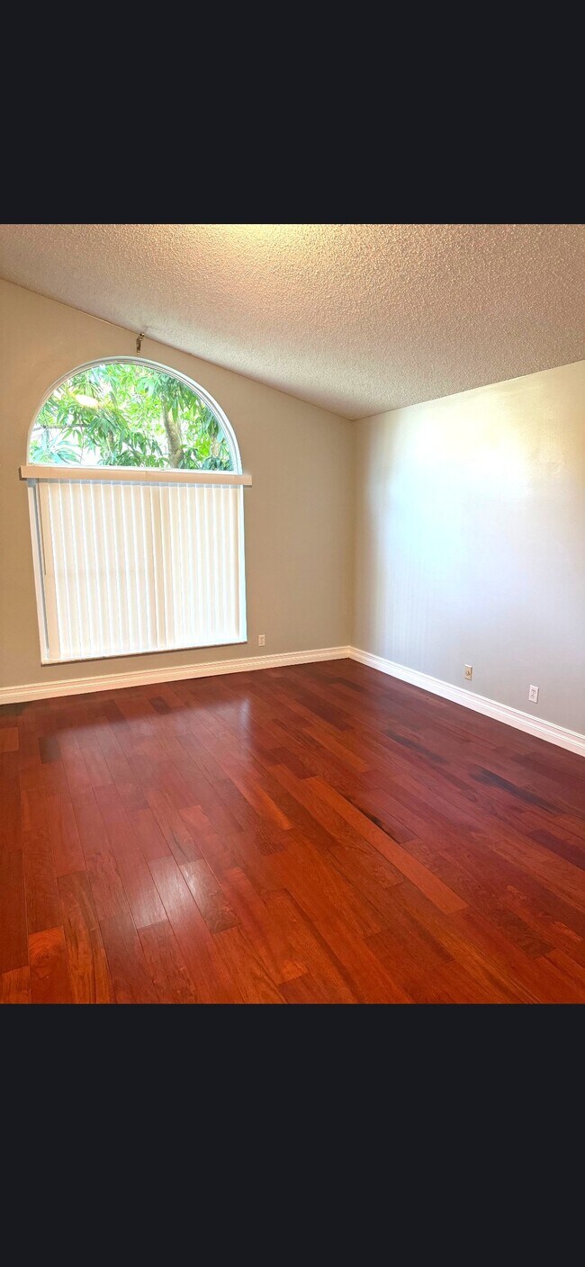 Foto del edificio - 12390 Summer Springs Dr