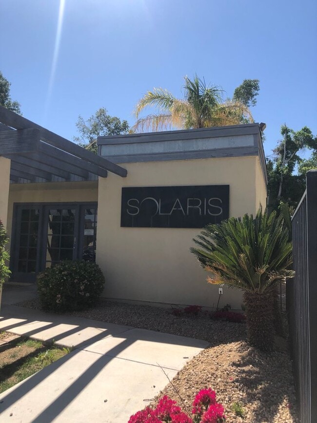Building Photo - Melrose District 2 Bedroom / 2 Bath Ground...